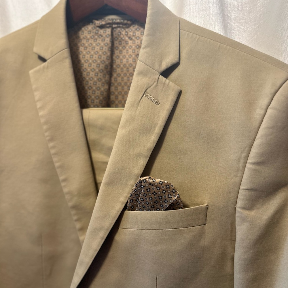 Slim fit Bar III Camel Suit jacket